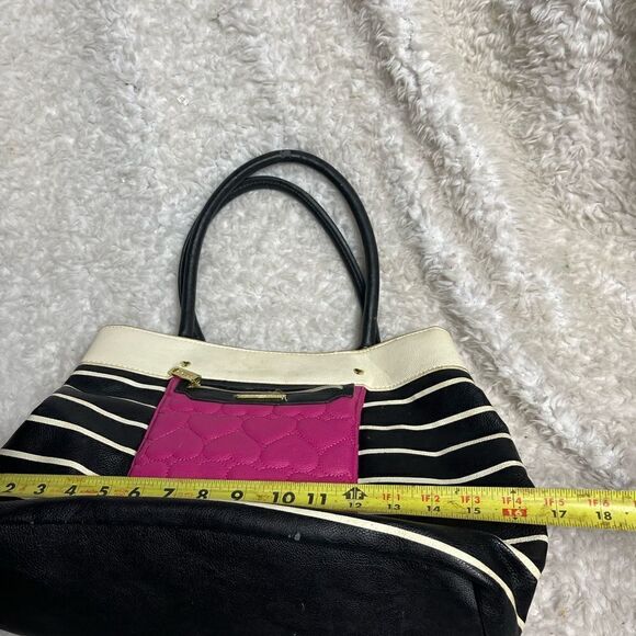 Betsey Johnson Black &white stripes shoulder bag hot pink heart quilted pocket - Picture 11 of 15